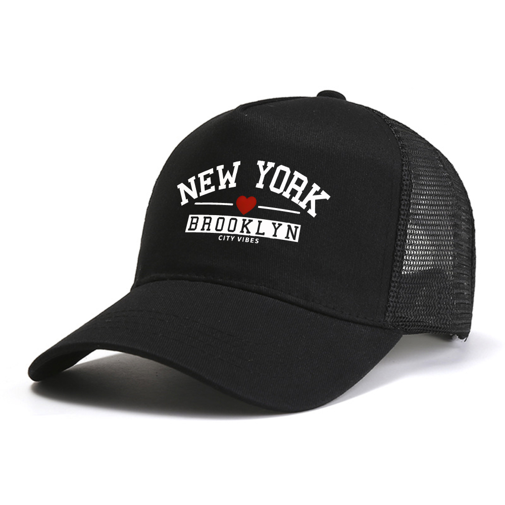 Street Fashion In New York - Бейсболка New York Brooklyn City для